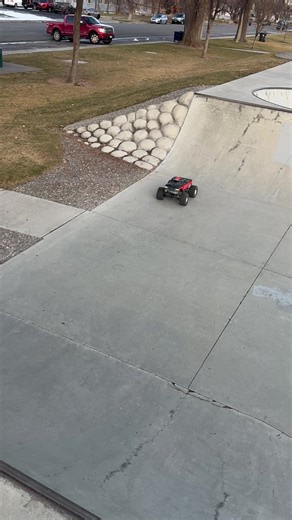 How not to do a front flip in the Traxxas xmaxx #traxxas #bashing #rc #skate #fyp