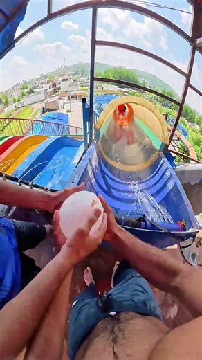 Bella Ciao WaterPark: Amazing Parkour Slideshow