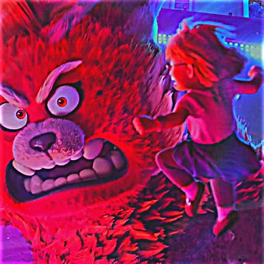 Mei vs Giant Mom Panda… Insane Fight! | Turning Red | #turningred #mei #animation #shorts #edit