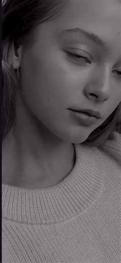 Anna Pavaga: Rising Fashion Model from Russia