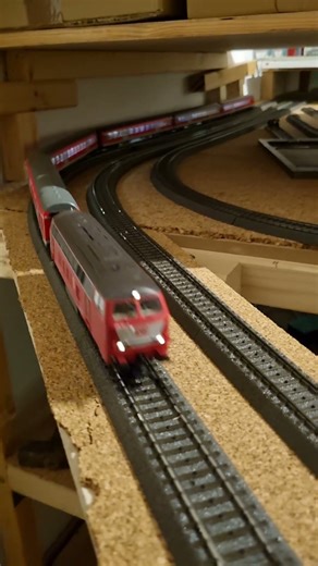 #Märklin Kannenstadt - Piko 216 mit N-Wagen