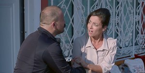 "Elif" 955. Ludzie Tarika siłą próbują wyciągnąć Hümeyrę z rezydencji! Levant traci ukochaną rzecz [STRESZCZENIE ODCINKA]