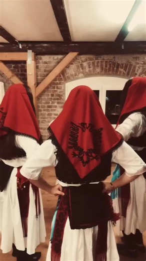 O sa mire Po rrin fustani në Berlin