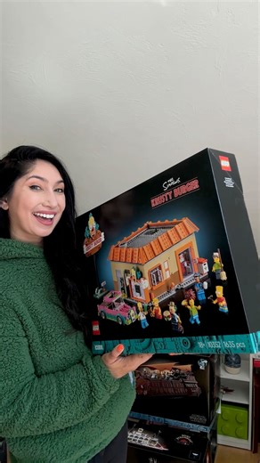 Nicole | Thank you LEGO for sending me this set early for review @lego The Simpsons Krusty Burger Release June 1, 2025 $210 USD 1635 Pieces #10352... | Instagram
