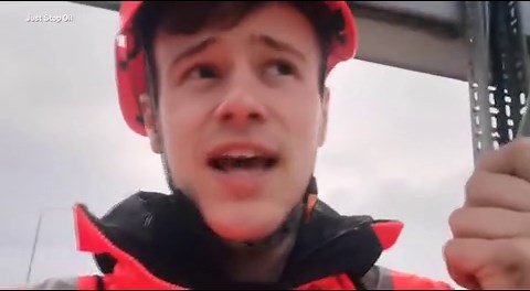 Video: Just Stop Oil protesters explain why they're on gantry above Junction 24 of M25