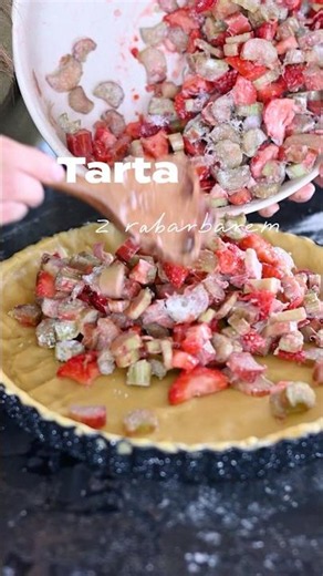 Rhubarb and strawberry tart #tart #food #recipes #cake #strawberries