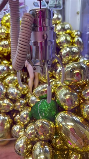 What treasure is hidden inside the claw machine?! Part 171 #arcade #clawmachine #prize