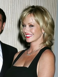 “Unrecognizable? Fans stunned by her latest photos 😳💔” Once a timeless beauty, Melanie Griffith’s recent appearance has reignited the debate around fame, aging, and cosmetic surgery. The new paparazzi shots are causing a wave of reactions — see them for yourself in the comments below 👇 | Stories of the Day