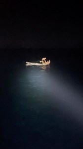 178K views · 238 reactions | Night time paddle board games! Our kids came up with this game years ago at an Idaho lake and it has stuck ever since. They call it “Walking Rocks”. Whoever falls off first loses. #ocean #sailingfamily #travel #travelfamily #sup #paddleboarding #boatlife #yachtlife #sailing #boatfamily #offgridliving #livingoffgrid #watersports | everyday saturday | Facebook