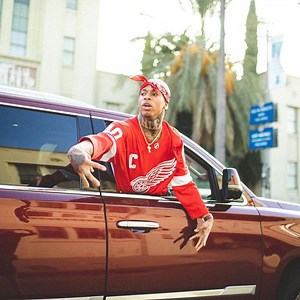 NLE Choppa Gets Into Fight at Airport With a NBA Youngboy Fan - BlackSportsOnline