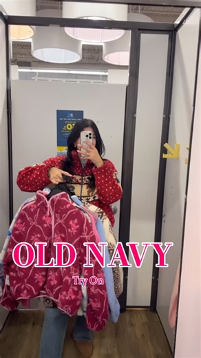 Gloria Ruppert on Instagram: "Old Navy try-on!! 🛍️🤭💌✨ Comment “shop” for direct link. #oldnavystyle #oldnavyhaul #tryon #oldnavy #shopping"