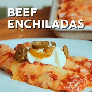 Hold the tortillas! ✋ Our low-carb, high-protein enchiladas are wrapped in deli-style turkey and topped with homemade sauce. What else can you ask for? 👇 https://www.dietdoctor.com/recipes/low-carb-beef-enchiladas | Diet Doctor
