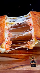 Lobster grilled cheese Recipe 🦞 🧀 😋 Ingredients: • 1 cup cooked lobster meat, chopped • 1 cup shredded mozzarella cheese • 1 cup shredded cheddar cheese • 4 slices of sourdough bread • 2 tablespoons butter, softened • 2 tablespoons mayonnaise • 1 tablespoon finely chopped chives (optional) • Salt and pepper to taste Instructions: 1. Prepare the Lobster: • If using fresh lobster, cook it by boiling or steaming until the meat is opaque and firm. Remove the meat from the shell and chop it into b