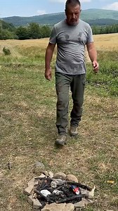 3.4K views · 19 reactions | Survival Skills: Water Bottle Lifehack for Extreme Conditions. #survival #camping #lifehacks#bushcraft #dugout #survival #forest #bushcraft #foryou #survival #fypシ゚viralシ #shortsreels #forest #bushcraft #shorts | Busca tu estilo con Gonzalo Costa fans | Facebook