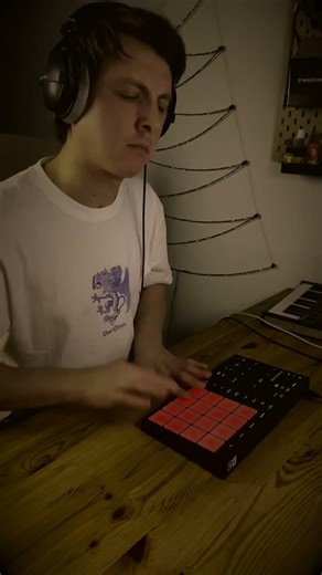 NI Maschine Mikro MK3 – Live Finger Drumming #fingerdrumming #nativeinstruments #beatmaker