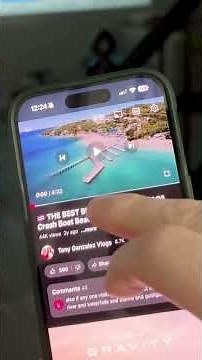 This mini projector did something I didn't expect... 😅📽️Mirrored my phone screen in seconds