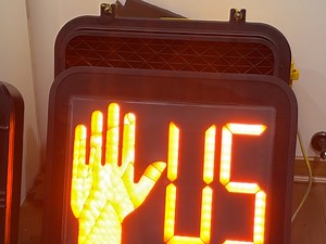 Dialight 特有的倒计时测试循环