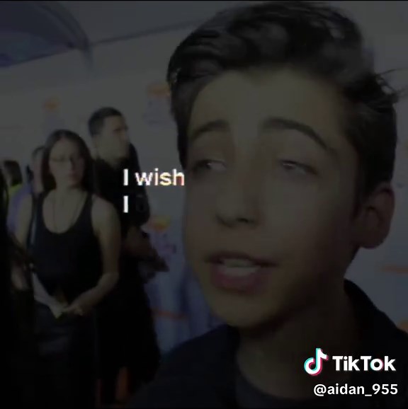 Feliz cumpleaños Aidan Gallagher: Celebrando tu día