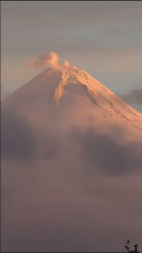 The HIGHEST Volcano on EARTH - Ojos del Salado
