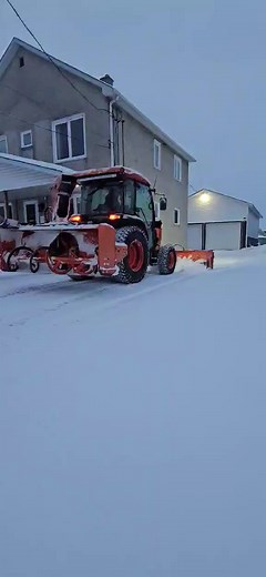 Le compte à rebours est lancé… ⏰ Dans 10 jours, les tracteurs repartent au travail! ❄️ Vous n’êtes pas encore inscrit? Il reste quelques places disponibles! 📞 819-790-3551 🚜 Déneigement Balneo | Déneigement Balnẽo