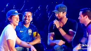 Enrique Iglesias Group Singing Performance of 'Stand By Me' in Atlanta 2012
