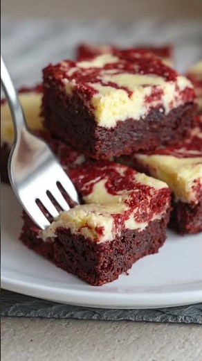 ❤️ Red Velvet Brownies with Cream Cheese Swirl