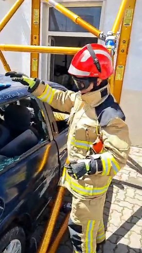 Workshop Paratech Fire & Rescue Equipment e LUKAS Rescue Elevação/Estabilização e Desencarceramento - Associação Humanitária de Bombeiros Voluntários de Cascais Workshop Paratech Fire & Rescue Equipment - Elevação e Estabilização - Carregal do Sal #porquehaummundoaproteger #vianas #bombeiros #bombeirosportugueses #sapadores #paratech #Lukas | Vianas S.A.