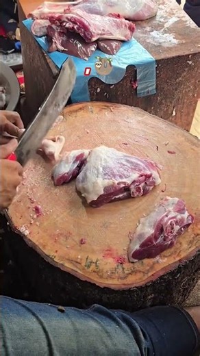 Mutton leg piece cutting technique ‪@CarryMinati‬ ‪@CarryisLive‬ ‪@foodaroundtheworld7320‬