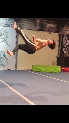 Dragon kick combo🐉 #tricking #trick #twist #flip #acrobatics #kick