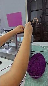 Quick way to wrap yarn around a stick, did you like it? Then like and subscribe for more 🥰🤗