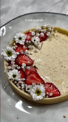 My favorite tart is pistachio cream and strawberry jam (made my self step by step)😋🍓#cooking