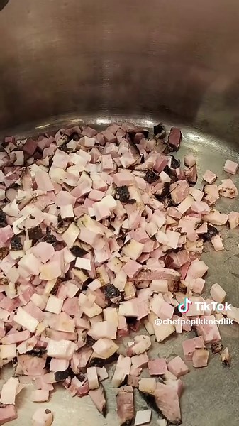 Segedínský guláš se slaninou: Recept od Chef Pepika