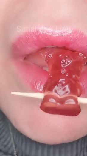 139K views · 558 reactions | ASMR Satisfying Eating Gummy Bears  #asmr #relaxing #satisfyinglips | Satisfying Lips | Facebook