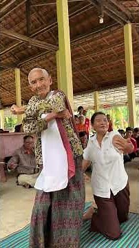 លោកយាយ​ពិន​ មានព្រះជន្មាយុ៨២ឆ្នាំ​ ///