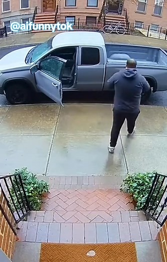 Drunk Porch Pirate is having a Blue day 🤣 💙🥶 #CaughtOnCamera #instantkarma #thief #securitycamera #smurf | Snow.bunny.isla
