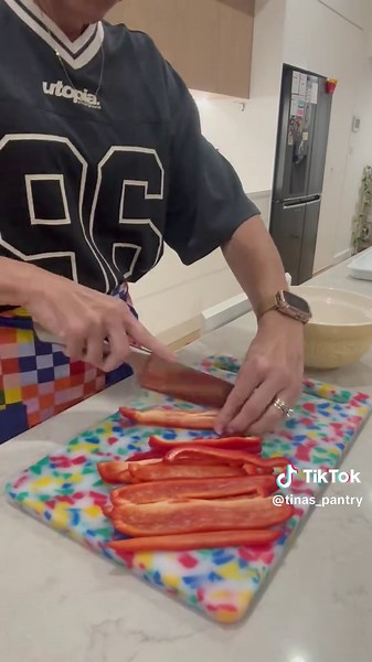 My most FAVOURITE dish to cook and EAT 😋 From recipe community, Community Fave Brown Rice Salad. I’ve added a pic of the recipe at the end of the video so you can screen shot it. I use an extra capsicum and I roast mine, I also don’t add the full amount of oil and lemon but close enough to it. You can adjust to your own liking. I also used salted roasted cashews 🤤 This is just so delicious as a side or even on its own. I always have it in my fridge and when I’m hungry I just pull it out and ha