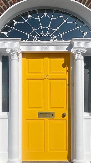 2.6K views · 39 reactions | I bet you didn’t know… that Limerick’s #Georgian architecture  is amongst the finest in #Ireland and that the grid plan layout of our Georgian streets, running north/south, east/west is what New York  is based on (albeit on a much smaller-scale ‍)  #LimerickEdgeEmbrace #Limerick #KeepDiscovering | Limerick.ie | Facebook