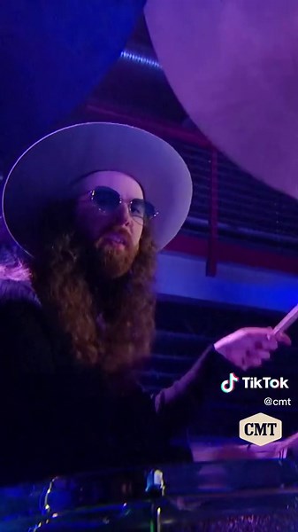 This song and collaboration are so special 💙 #cmtcrossroads #jimmieallen #forkingandcountry #downhome