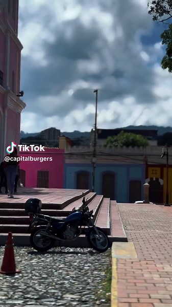 Capital Burgers (@capitalburgers) - Descubre Capital Burger en Petare