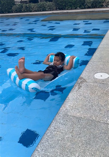 Relax in the water like you’re floating on a hammock! 🌊 This floating water hammock pool float keeps your body cool while supporting your head and legs for ultimate comfort. Perfect for pool days, beach trips, and summer relaxation. Easy to inflate, lightweight, and super relaxing for moms and anyone who just wants to float and unwind. Grab yours through the link before the sale ends and enjoy your next pool day the relaxing way. #PoolFloat #SummerMustHave #WaterHammock