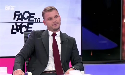 Engaging Discussions in a Modern Studio Setting