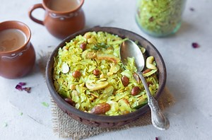 Roasted Poha Chivda (Namkeen Snack)