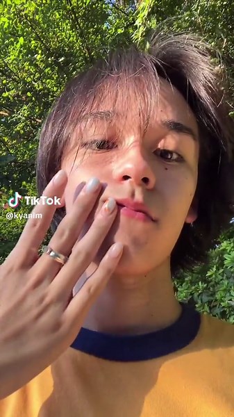 金魚ネイルで楽しむ！可愛いアートのコツ