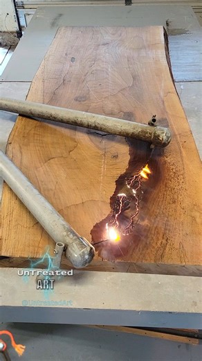 561 reactions · 29 shares | Burning tributary rivers into a Walnut slab for epoxy inlays ⚡ #UntreatedArt #highvoltage #woodburning #epoxy #resin #epoxyresin | UnTreated | Facebook