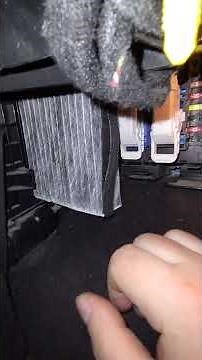 How to Replace Cabin Air Filter 2016-2019 Ford Escape. Заміна салонний фільтр 2017 Ford Escape.