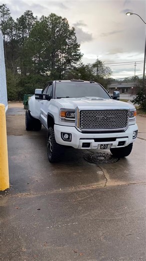 Another finished up , 2015 GMC Denali HD Dually receiving SOUNDOFF SIGNAL mpower Solid White LEDS…. Safety first ! Thank you for your continued support. #ledlights #soundoffsignal #denalihd #duallytrucks #safetyfirst