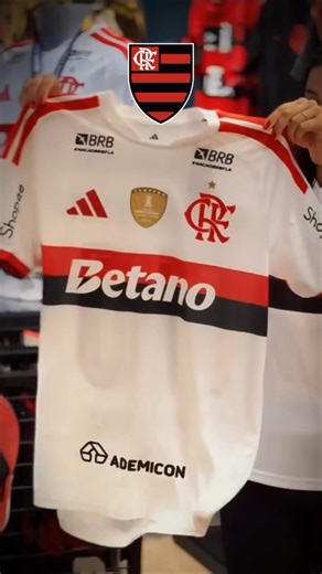 Hey Flamengo fans, is the new white Flamengo jersey approved? #flamengo #mengão #mengo