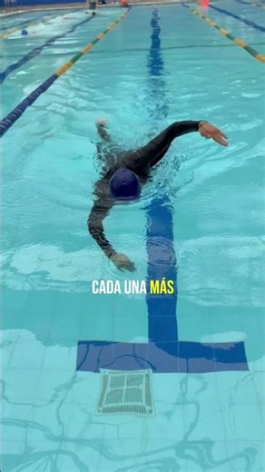 ¿Quieres aprender a nadar más rápido en croll?