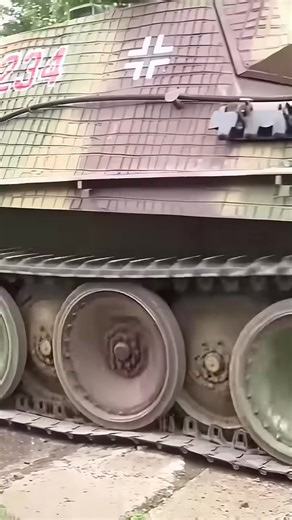 German ＂Jagdpanther＂ tank destroyer & Soviet ＂ISU-152＂ self-propelled gun #ww2 #military #tank-001 | Jason West