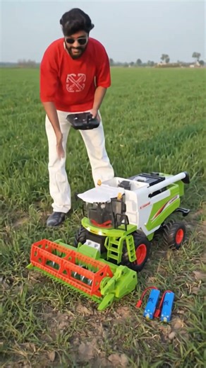 Mini RC harvester on drive #reels #automobile #toyswala #youtubeshorts #aakashminicraft